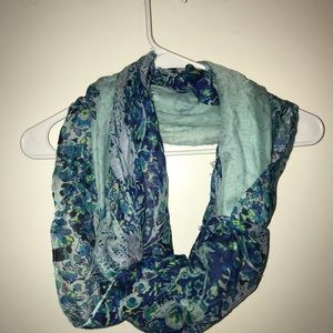 Floral fashion scarf